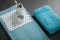 Beddinghouse badgoed Sheer petrol en blauw sfeer 