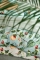 Vandyck dekbedovertrek Fruit Garden cream tan en light green detail sfeer 